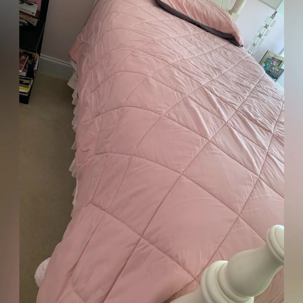 Room Essentials Comforter & Sham 2 PC Bed Set Reversible Pink Grey Twin XL